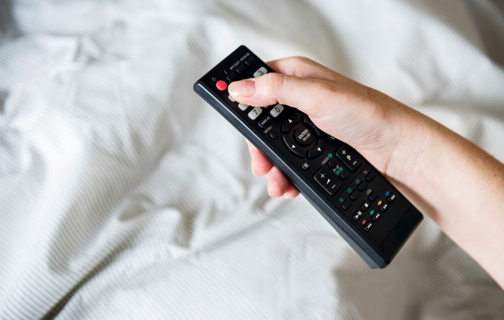 Kenapa Remote TV Bisa Mengontrol dari Jauh? Siamk,Ini Penjelasan Teknologinya